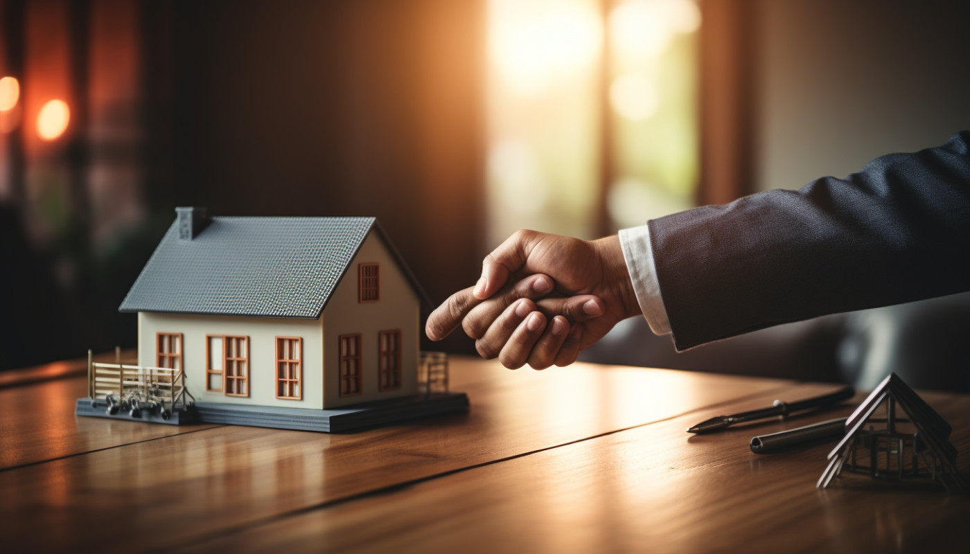 Comment les assurances peuvent-elles protéger vos investissements immobiliers lors des transactions ?